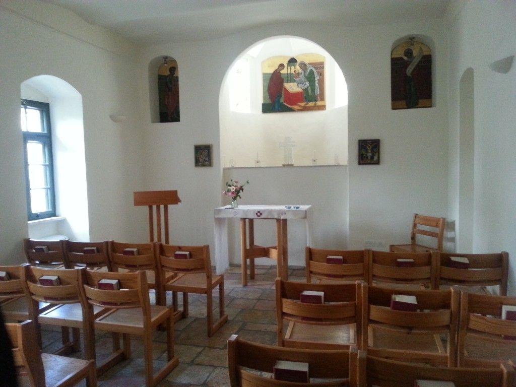 הקפלה בתוך בית תבור
