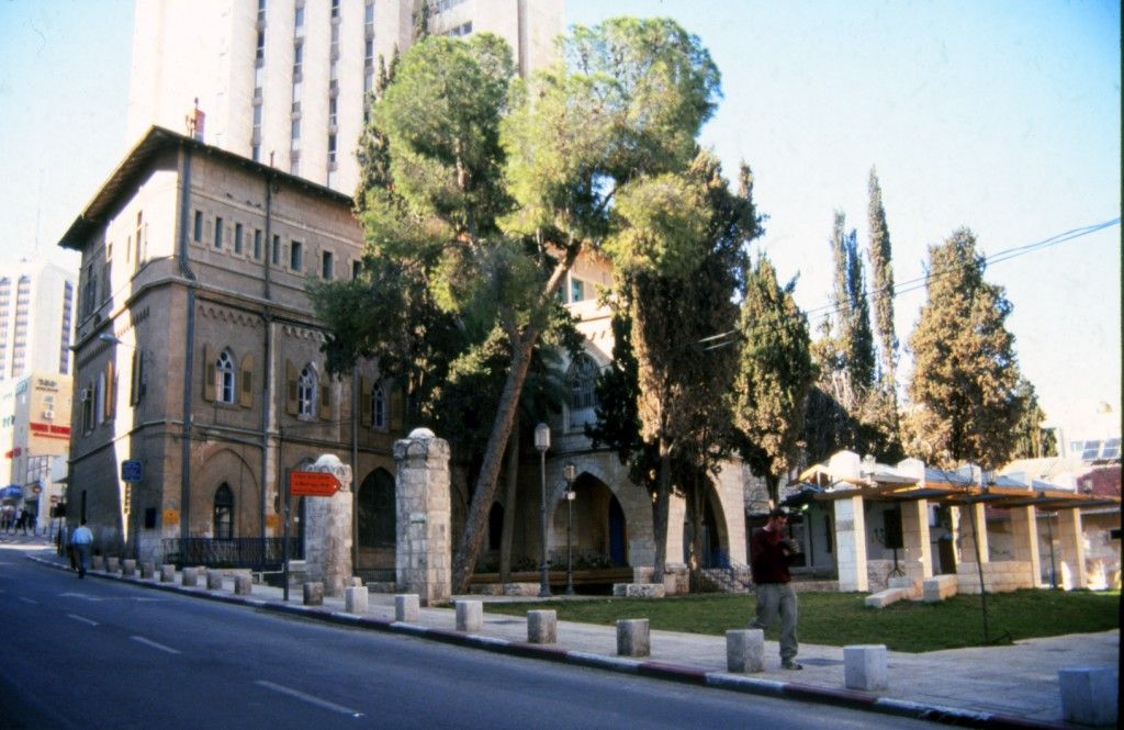 האכסניה שהיום נמצא בה בית הכנסת האיטלקי