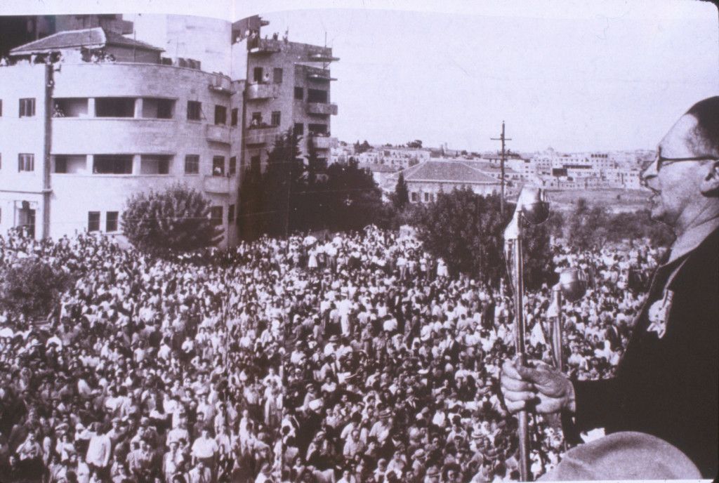 הפגנה נגד הספר הלבן, הנואם יצחק בן צבי