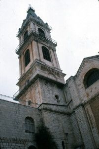 המגדל במנזר סנט סלבדור הפרנציסקני