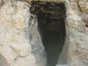 הפתח של התעלה הכנענית סמוך לבריכת השילוח