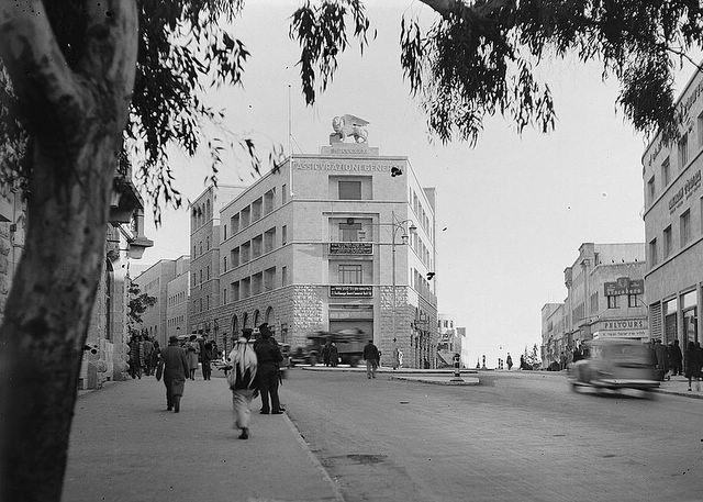בנין ג'נרלי בשנות ה - 40.