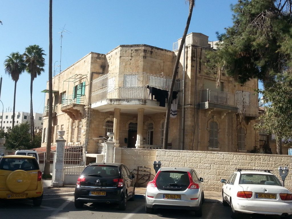 בית אהרן מני